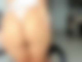 emilybrowm's Live Sex Cam Show