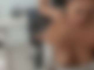 emilybrowm's Live Sex Cam Show
