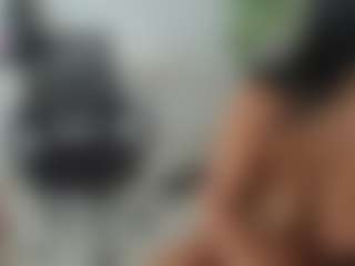 Live cam show with emilybrowm - Lesbian on LiveSexCams6