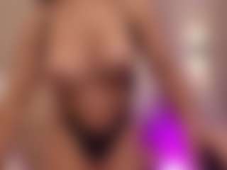 Live cam show with agustinasaenz - Grandes Tetas on AdultVida.com