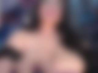lunahunt MILF webcam performer live streaming