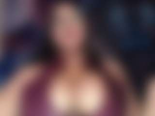 lunahunt MILF webcam performer live streaming