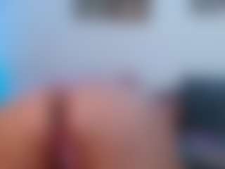 Live cam show with Alessia_Moon - Cum Toys on StripNow
