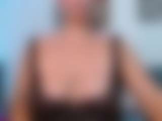 Alessia_Moon MILF webcam performer live streaming