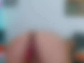 Alessia_Moon MILF webcam performer live streaming