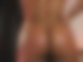 Live cam show with Alana - Shaved Pussy on sexytreat.net