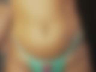 Live cam show with Alana - Strip Black on intimatelivegirls.com
