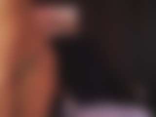 Live cam show with Alana - Anal Curvy on friskycurves.com