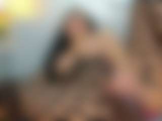 Hannah MILF webcam performer live streaming