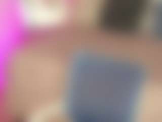 Live cam show with keyriss - Tiny on 1on1-livenow