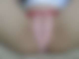 Live cam show with kate - Living Room on AdultVida.com