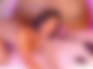 Live cam show with Molly - Shaved Pussy on eurowanks.com