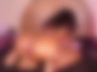 Live cam show with Molly - Strip on Hubzter Live
