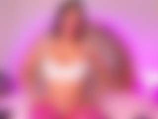 Live cam show with Molly - Ebony Shaved Pussy on Fit Hotties