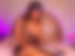 Live cam show with Molly - Shaved Pussy on EXY