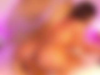 Live-Cam-Show mit Molly - Black Shaved Pussy auf Camsoda