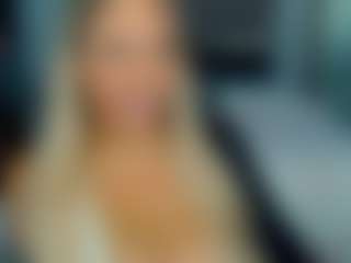 Live cam show with CASSSIDY - Longhair on Camsoda