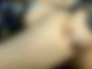 Live cam show with Abril Maria - Hairy Pussy on intimatelivegirls.com