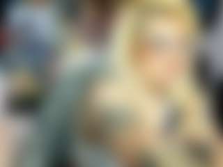 Live cam show with Abril Maria - Hairy Pussy MILF on Fling VIP Chat