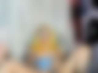Live cam show with Abril Maria - Blonde Hair College on Milfs Live