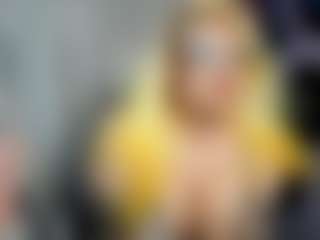 Live cam show with Abril Maria - Thick on Camsoda