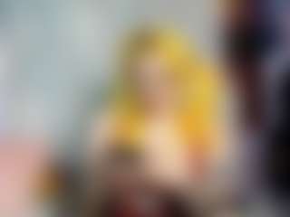Live cam show with Abril Maria - Blonde Hair on Camsoda