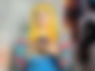 Live cam show with Abril Maria - Blonde Hair on alttransgirls