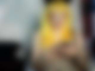 Live cam show with Abril Maria - Blonde Hair on Camsoda