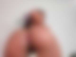 LAURA AMBER's Live Sex Cam Show