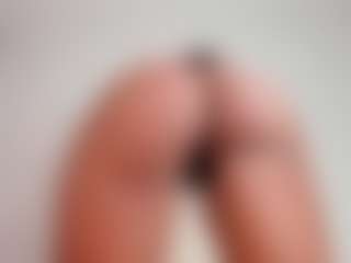 LAURA AMBER's Live Sex Cam Show