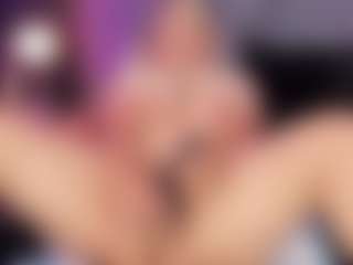 ATINXNAUGTHY MILF webcam performer live streaming