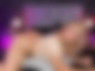 ATINXNAUGTHY MILF webcam performer live streaming
