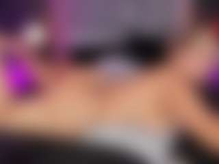 Live cam show with ATINXNAUGTHY - Tease MILF on Cam Slut
