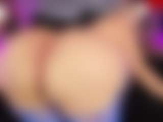 Live cam show with ATINXNAUGTHY - Brown Eyes Red Hair on Camsoda