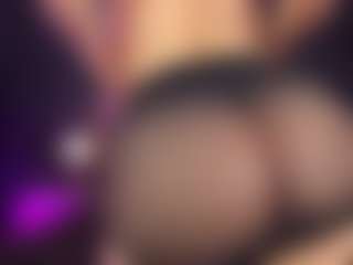 Live cam show with ATINXNAUGTHY - Squirt MILF on CamwithHer