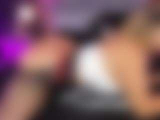 Live cam show with ATINXNAUGTHY - Brown Eyes Red Hair on Gym Cam Girls