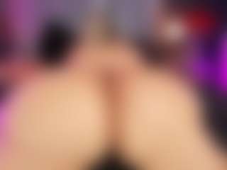 Live cam show with ATINXNAUGTHY - Shaved Pussy MILF on Sweet Sext