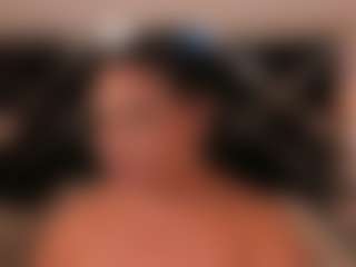 Live cam show with Alejandra - Spank Curvy on crypto-cams
