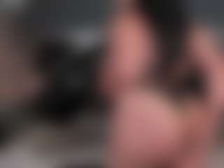Live cam show with Alejandra - Sexwebcam MILF on livesuperchat.net