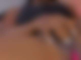 Live cam show with aprilebony - Natural on CamClone