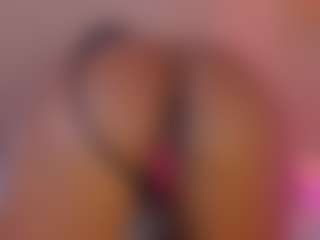 Live cam show with aprilebony - Ebony on Chatstar | colombia