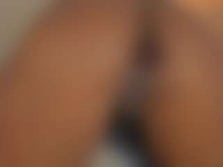 aprilebony's Live Sex Cam Show