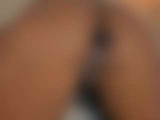 aprilebony's Live Sex Cam Show