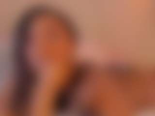 Live-Cam-Show mit aprilebony - Black Lush auf Camsoda