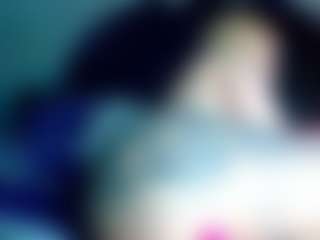 Live cam show with RenaSoBlasian - Mature on AdultVida.com