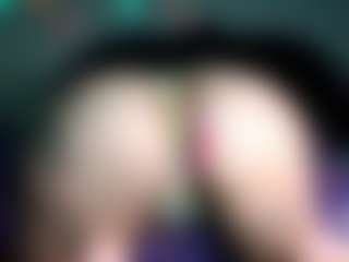 Live cam show with RenaSoBlasian - Striptease MILF on Fling VIP Chat