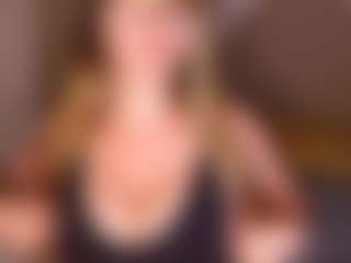 Live cam show with kennasavage - Curvy on Milfs Live