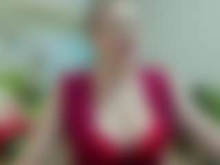 Live cam show with joyfuluntamed - Legs on Livezox