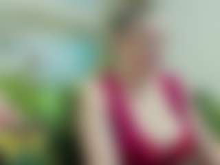 Live cam show with joyfuluntamed - Mature on https://playwithruby.com