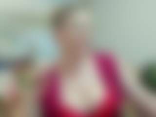 joyfuluntamed MILF webcam performer live streaming